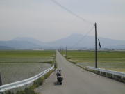 阿蘇に延びる一本道