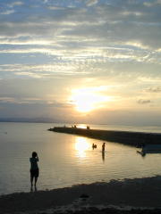 八重山の海に沈む夕陽