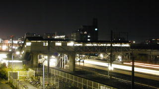 最終列車を見送る