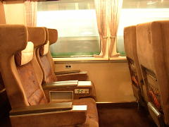 グリーン車のシート(p2010078.jpg)