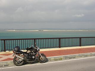 海中道路を望む(p3010139.jpg)