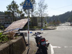 案内板も倒れた