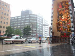 雨の博多