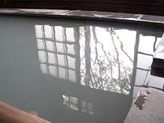 見事に乳白色のお湯
