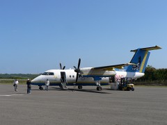 DHC-8-103 JA8972