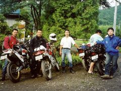 4人組