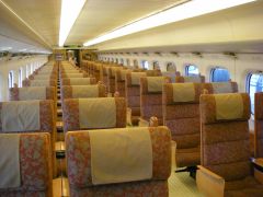 800系車内