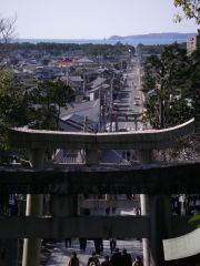 宮地嶽神社参道より海を望む