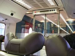 883系ソニックの車内