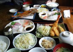 大力定食とエビフライ定食