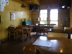 クロスロード店内