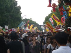 放生会の賑わい