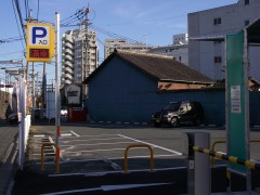 ガラガラの駐車場