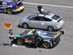 ストリートビュー撮影車がグリッドを！