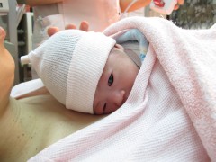 いきなりウィンクな赤ちゃん