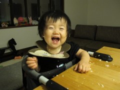 なっちゃん、お食事中