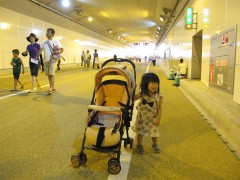 新若戸道路開通記念ウォーキング中