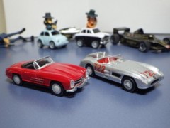 「300SL Roadster」と「300SLR Mille Miglia」
