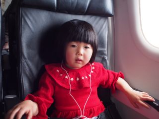 モニターの『はなかっぱ』に釘付けのなっちゃん