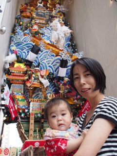 あいかちゃん、初の山笠観覧