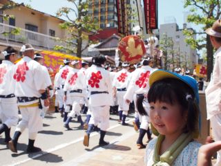大下り後の東大山笠を見送る