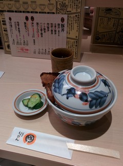 十勝名物の豚丼、780円