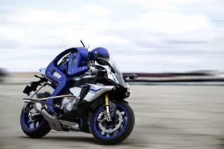 自律走行する「MOTOBOT(Ver.1)」