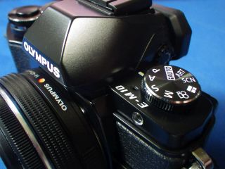 OLYMPUS OM-D E-M10