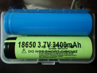 標準装備が青でPanasonic NCR18650Bが緑