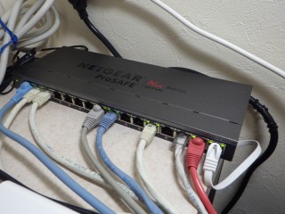 16ポート アンマネージプラス・スイッチ GS116E-200JPS