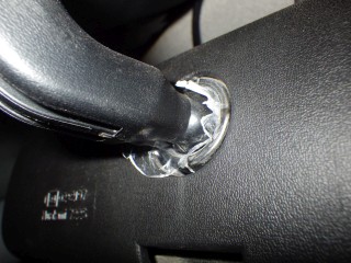 ビニール袋の破片を噛ませまた