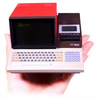 手のひらに載るMZ-80C