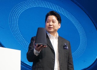 LINEのAIスピーカー「Wave」1万5000円で秋発売。声で家電操作・LINE返信も