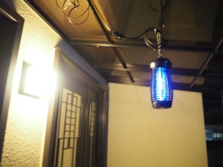 玄関先にぶら下げ
