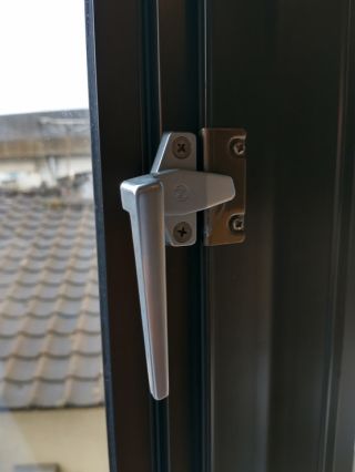 カムラッチハンドル